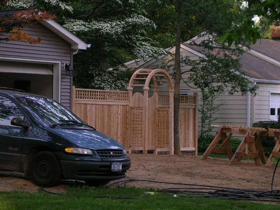 LONG ISLAND FENCE INSTALLATIONS - IN LONG ISLAND, NY - WOOD FENCE